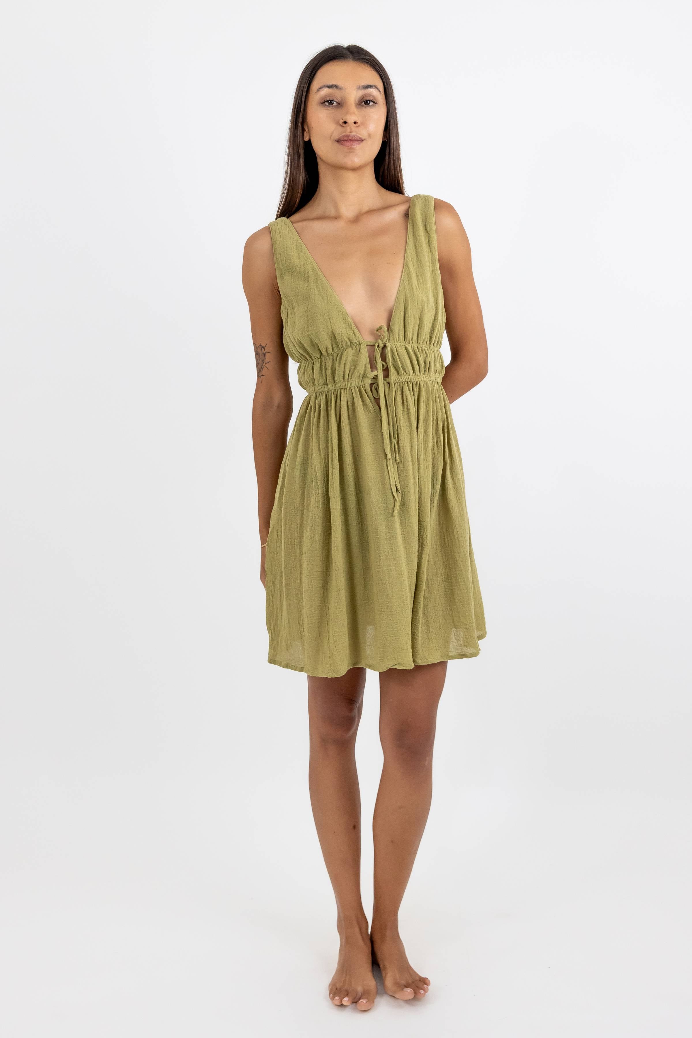 Vestido Estela de Gasa Corto sin Mangas