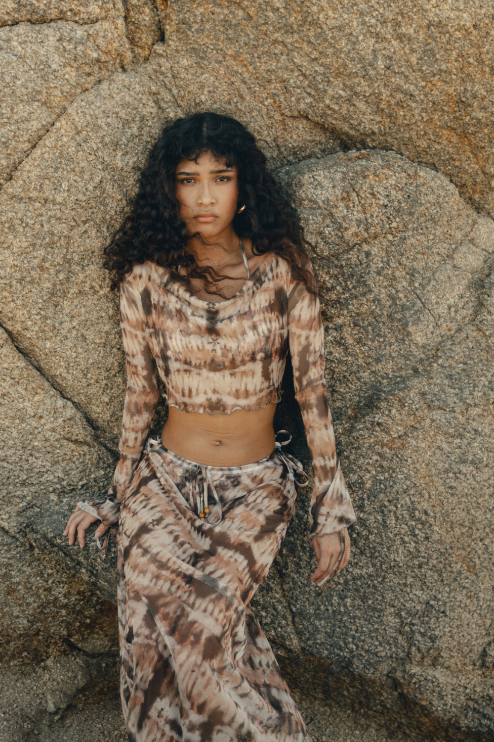 Crop Top Laguna de Mesh con Mangas Erosión