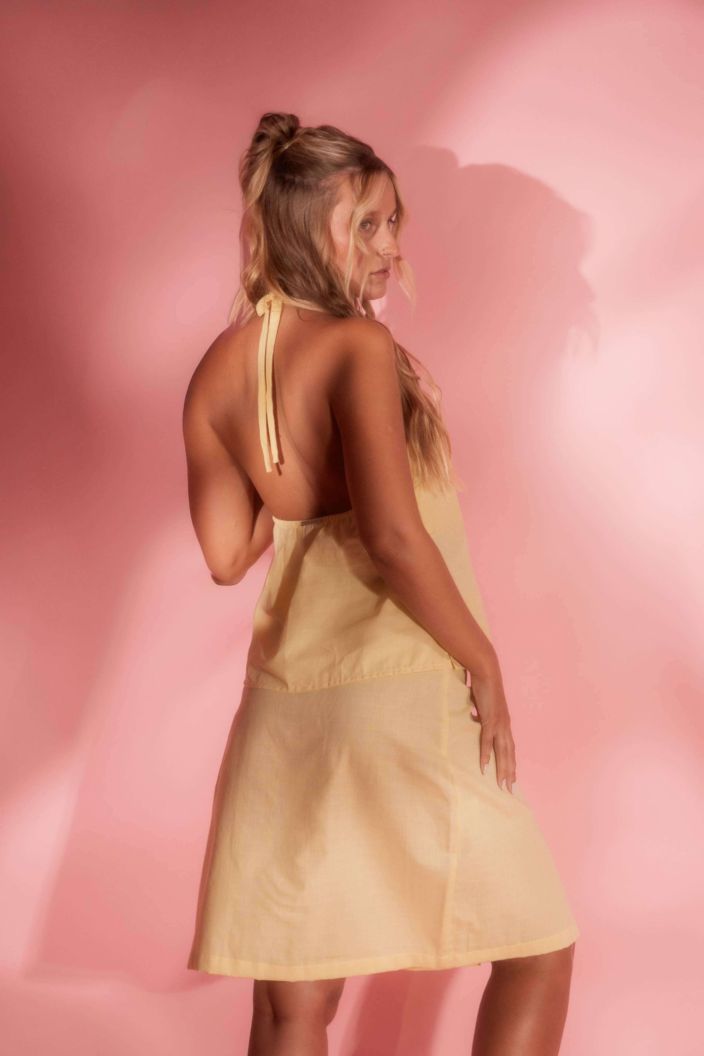 Blusa Suspiro Halter de Lino Ajustable Sandmade