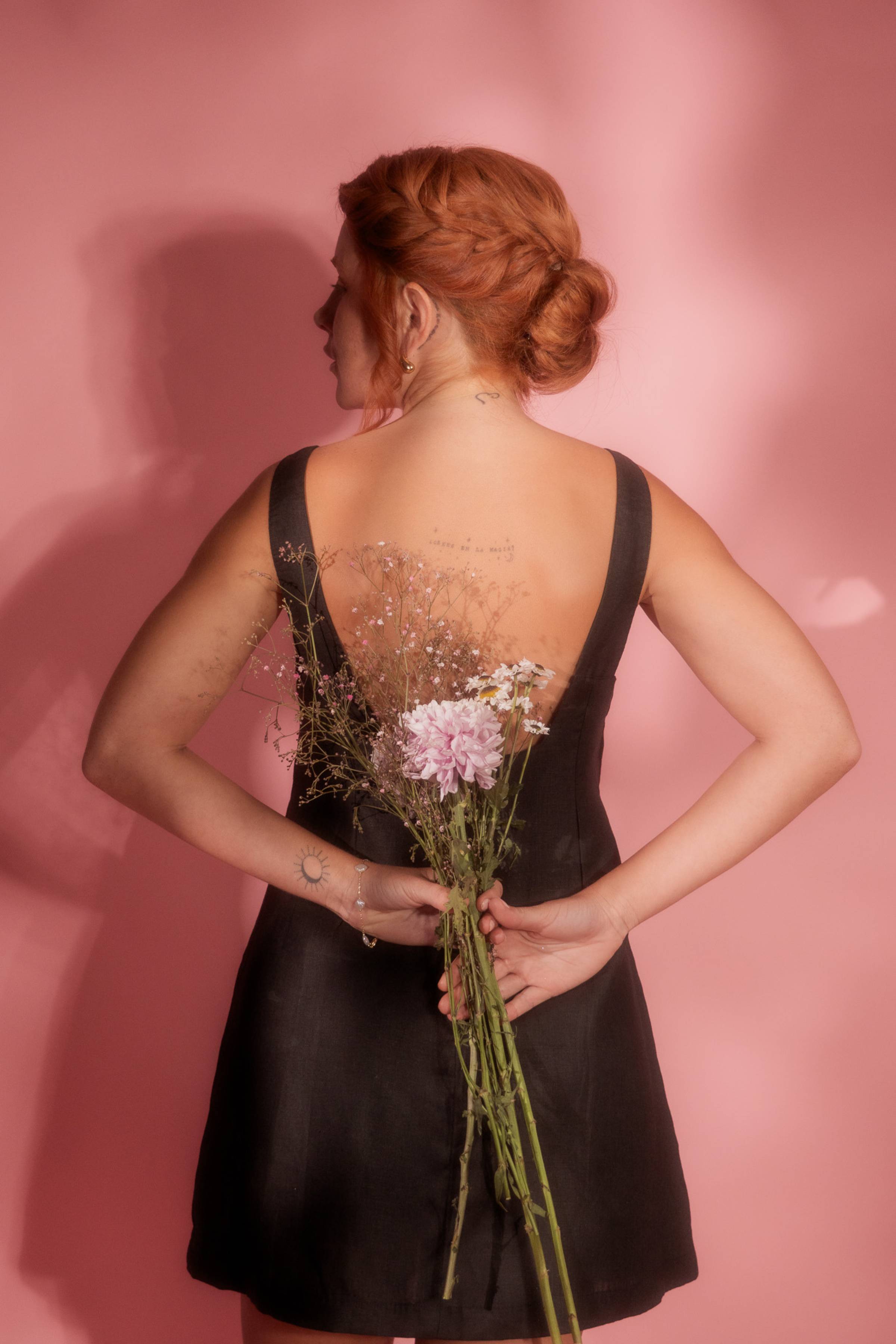 Vestido Reflejo de Lino con Escote en V Sandmade
